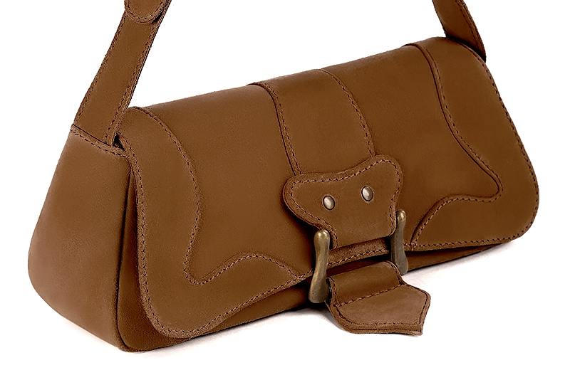 Handcrafted women's small luxurious elegant handbag in premium caramel brown leather. Perfect for elevated everyday style.   
                Choose from our luxurious collections of leather and fabric to perfectly match your handbags to your outfits.